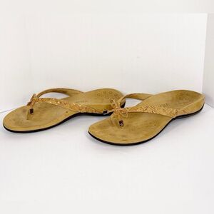 Vionic Bella Sandal Beige Neutral Flip Flop Bow Gold Cork Toe Post Comfort Sz 6